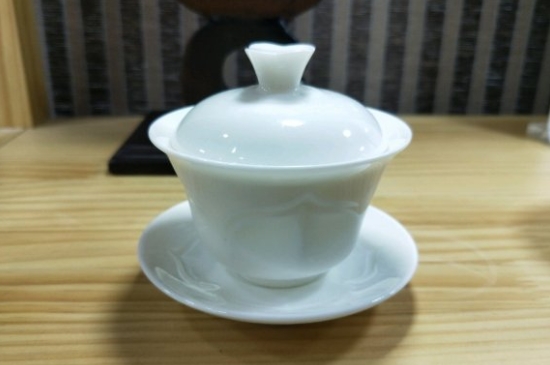 常見(jiàn)的七大材質(zhì)的茶具優(yōu)缺點(diǎn)，用什么材質(zhì)的茶具泡茶最好？