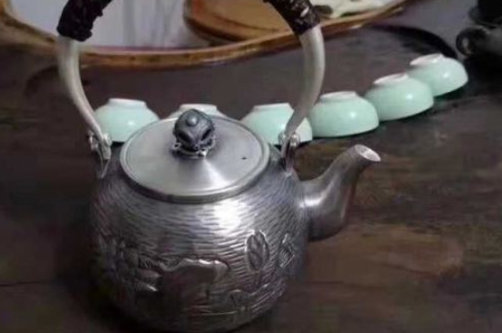 常見(jiàn)的七大材質(zhì)的茶具優(yōu)缺點(diǎn)，用什么材質(zhì)的茶具泡茶最好？