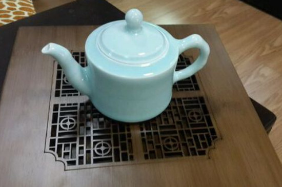 瓷壺適合泡什么茶，瓷器茶具喝什么茶好
