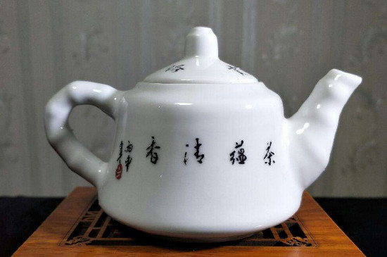 瓷壺適合泡什么茶，瓷器茶具喝什么茶好