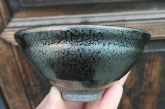 怎么鑒別建盞化學(xué)釉，真假建盞的對比與辨別