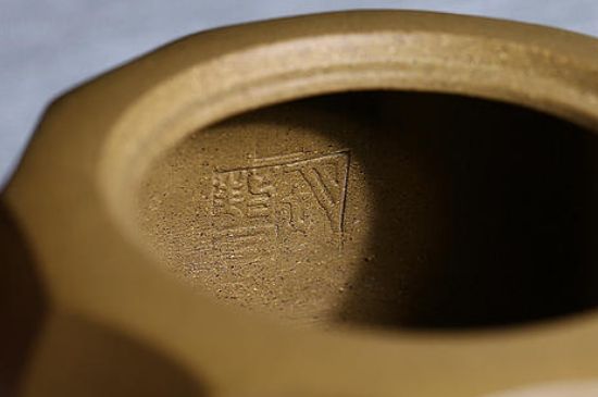 紫砂壺密密麻麻黑點(diǎn)，布滿(mǎn)了很多小黑點(diǎn)的紫砂好嗎