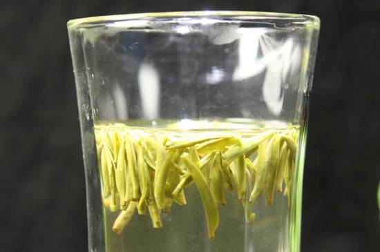 竹葉青茶泡不立起來(lái)怎么回事，竹葉青茶怎么泡立起來(lái)
