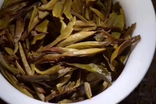 老白茶上火還是去火？夏季喝煮的老白茶會(huì