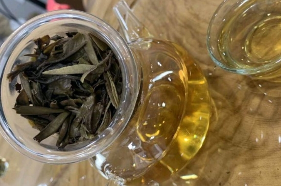 白茶三年為藥七年為寶的原理，為什么說(shuō)一年茶三年藥七年寶？