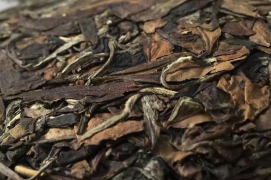 福鼎白茶要喝老的嗎，為什么喝白茶要喝老茶存新茶？