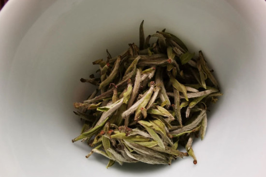 新舊白茶怎么區分，怎么分辨白茶是新還是舊