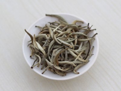 白茶品質(zhì)如何區分，白茶的優(yōu)劣質(zhì)量辨別方法