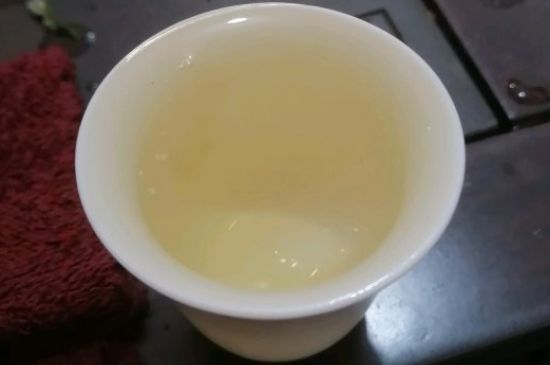 春茶上市白茶的好壞怎么區分，春白茶怎么分辨好不好？