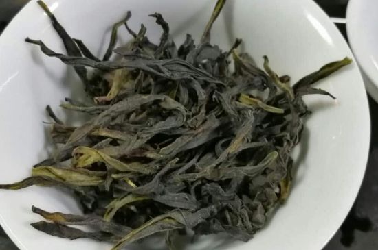 蜜蘭香和鴨屎香區別，鳳凰單樅鴨屎香vs蜜蘭香圖片對比