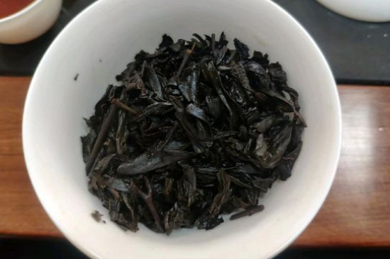 大紅袍煙熏味是好茶嗎，能不能喝對人體有壞處嗎