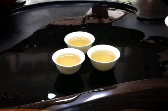 蜜蘭香好還是鴨屎香好，鳳凰單叢茶蜜蘭香和鴨屎香特點(diǎn)有哪些？