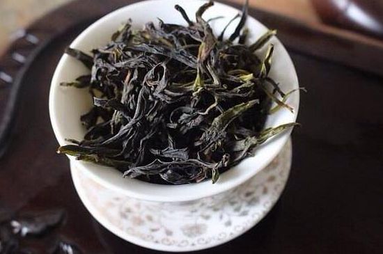 鴨屎香單叢雪片茶的特點(diǎn)，鳳凰雪片茶有什么特點(diǎn)？