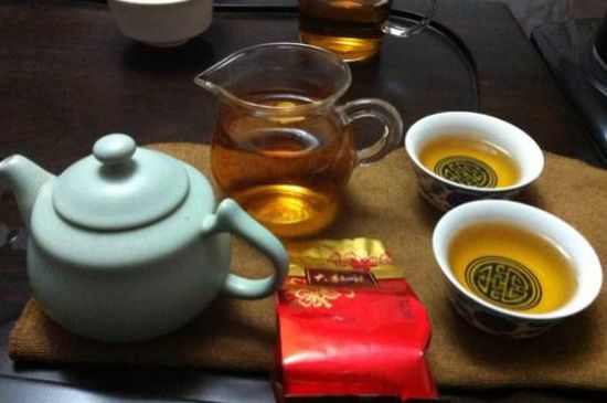 肉桂茶和大紅袍哪個(gè)貴，武夷山肉桂與大紅袍的價(jià)格比較