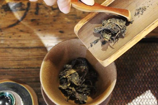 茯磚茶與普洱茶哪個(gè)好，茯茶和普洱茶口味區別