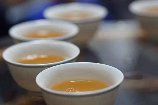 茯磚茶與普洱茶哪個(gè)好，茯茶和普洱茶口味區別