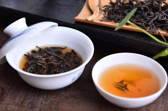 茯磚茶與普洱茶哪個(gè)好，茯茶和普洱茶口味區別