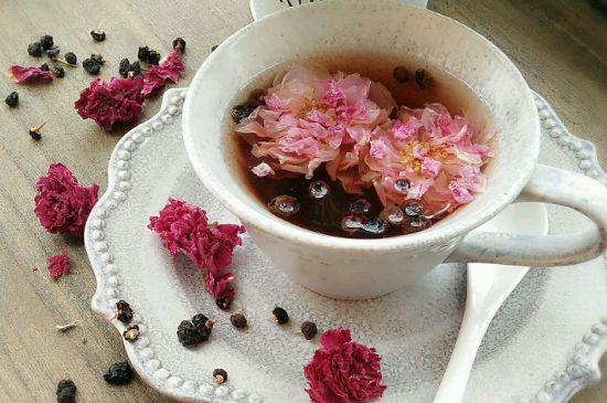 玫瑰花的最佳搭配，喝玫瑰花茶搭配什么喝好？
