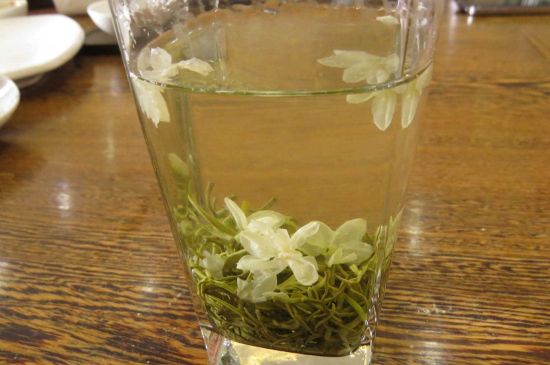 茉莉龍珠可以和什么一起泡茶，茉莉龍珠茶能加蜂蜜嗎？