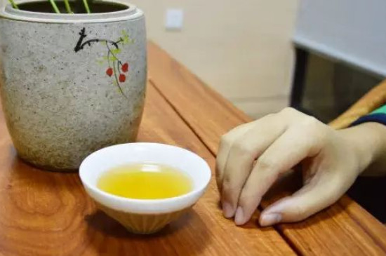 女人喝茶要行扣茶禮嗎，叩茶禮女士能用嗎？
