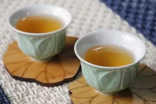 茶的三個(gè)禮儀，茶的禮儀小知識