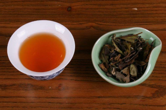 福鼎白茶能長(cháng)時(shí)間悶泡嗎，老白茶可以悶著(zhù)喝嗎？
