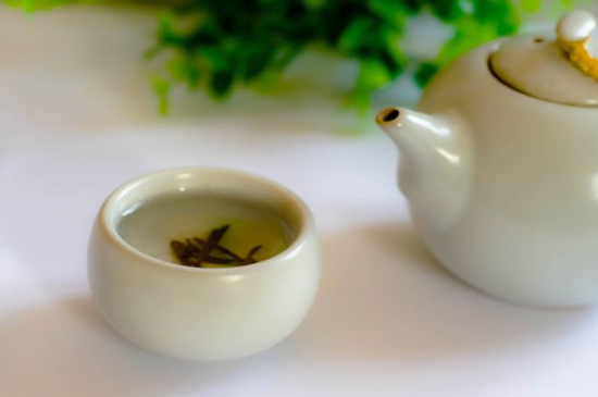 綠茶碧螺春怎么泡簡(jiǎn)易步驟，沖泡碧螺春的十二步驟口訣