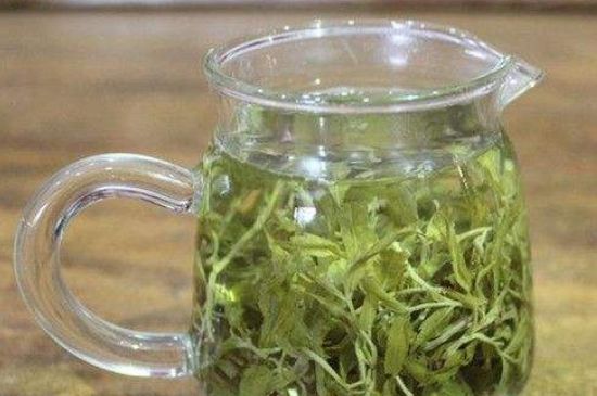 怎樣辨別莓茶發(fā)霉了，莓茶發(fā)霉和白霜的區別