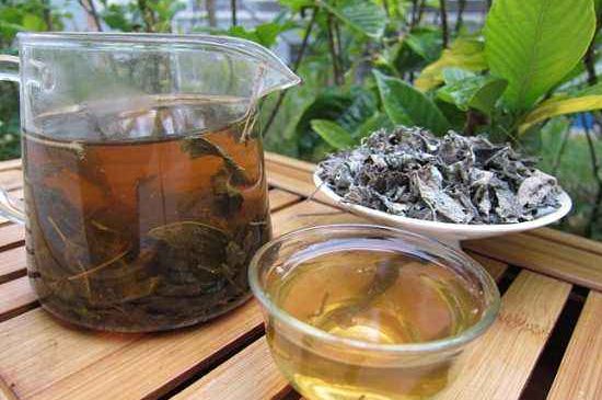 怎樣辨別莓茶發(fā)霉了，莓茶發(fā)霉和白霜的區別