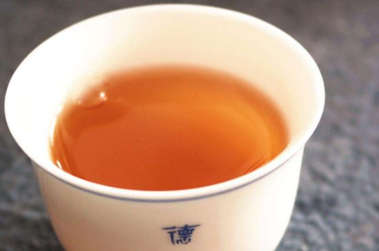 老茶和新茶哪個(gè)好，老茶好喝還是新茶好喝