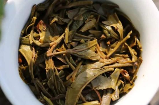 什么茶葉容易放香精，香精茶有什么危害？