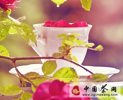 自制花茶需謹(jǐn)慎飲用