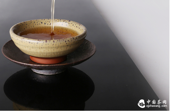 簡(jiǎn)山：帶你享受生活的茶香，茶壺茶杯泡茶