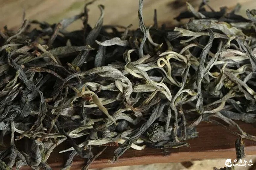 普洱茶手工殺青與機(jī)器滾筒殺青的區(qū)別