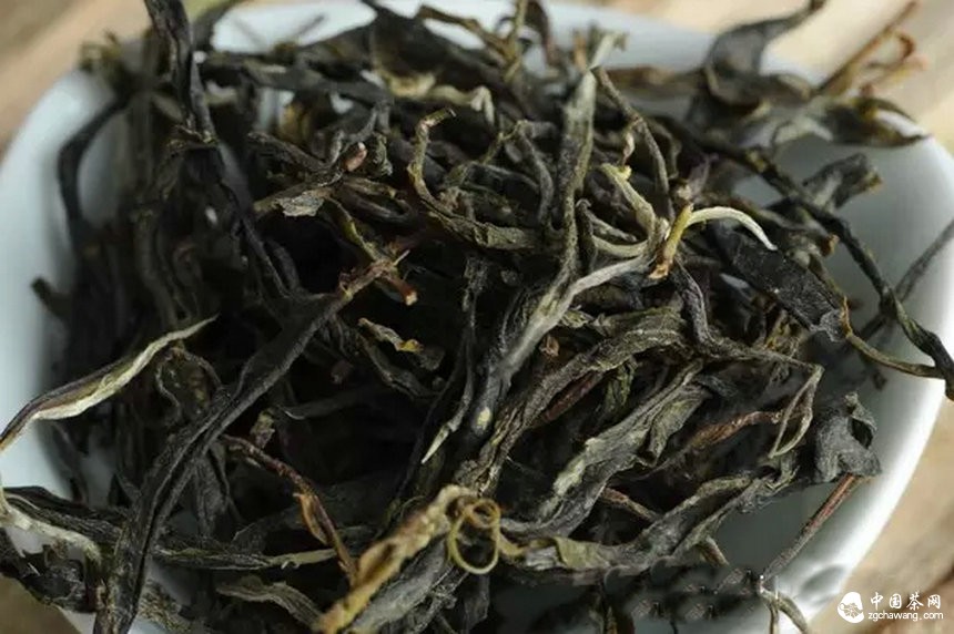 普洱茶手工殺青與機(jī)器滾筒殺青的區(qū)別