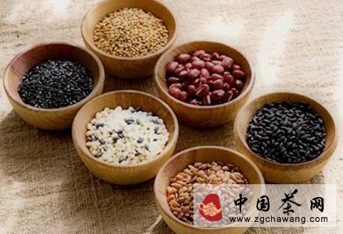 何謂“粗茶淡飯”？